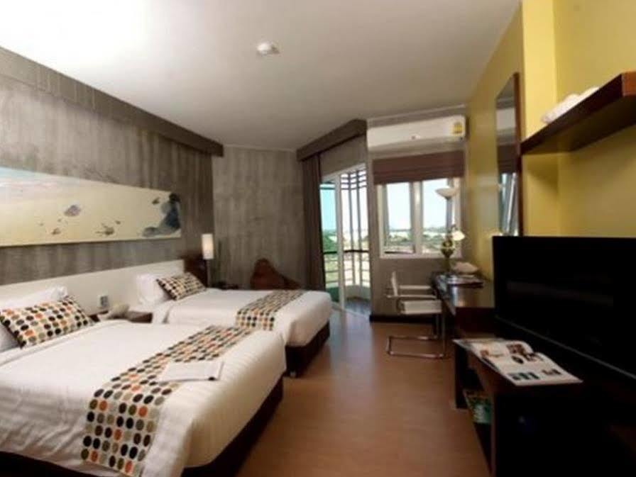 Silathip Huahin Serviced Apartment & Hotel Екстер'єр фото