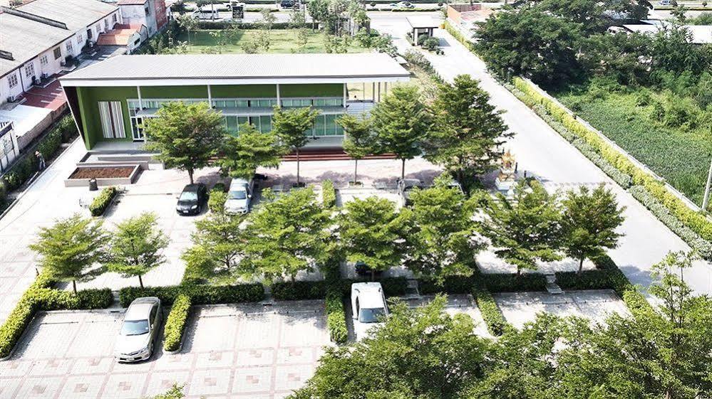 Silathip Huahin Serviced Apartment & Hotel Екстер'єр фото